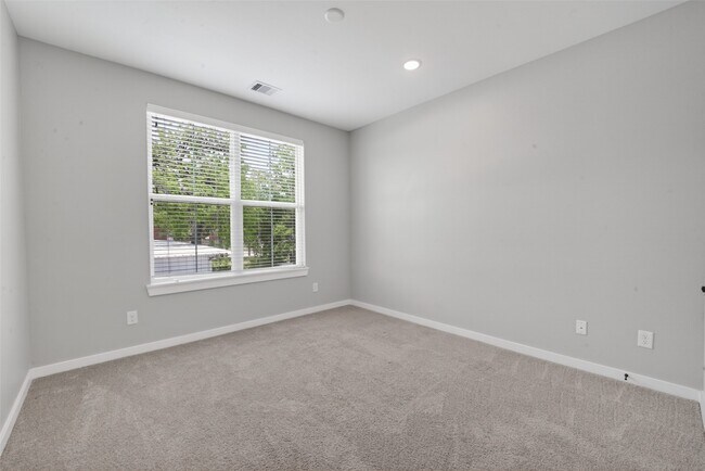 Building Photo - 8458 Berry Green Ln