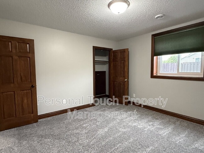 Building Photo - 3677 Polk St S