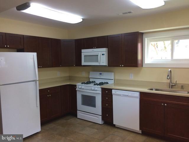 Building Photo - 5705 Crawford Dr
