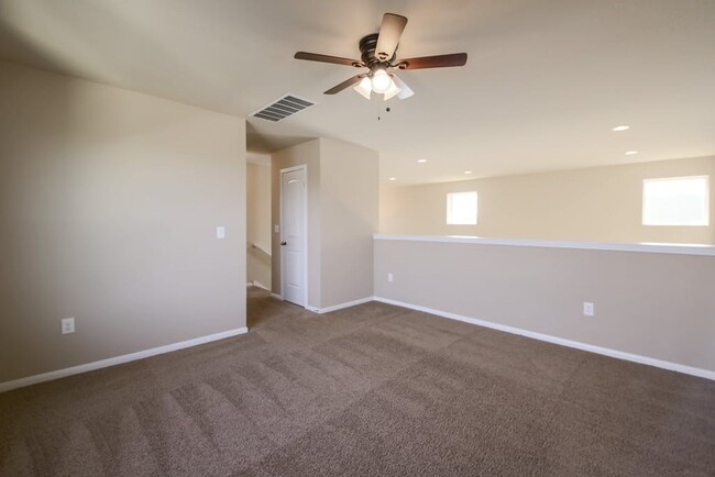 Building Photo - 604 Red Tails Dr