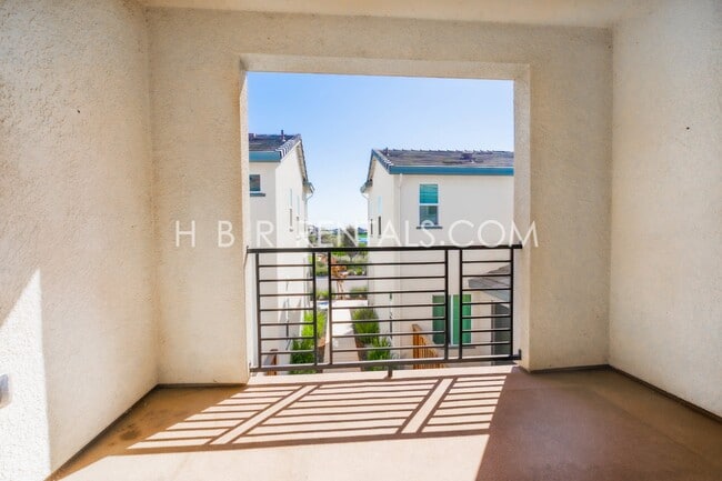 Building Photo - 1609 Marina Dr