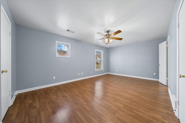 Building Photo - 3368 Coachouse Cove