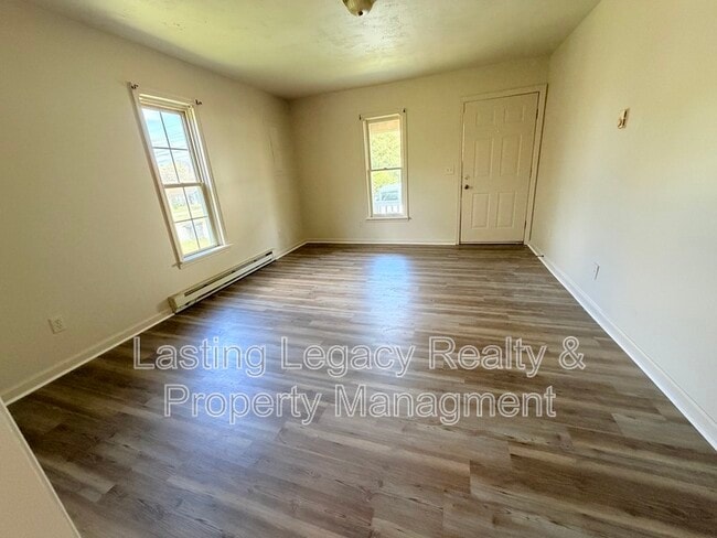 Building Photo - 510 Alexander St