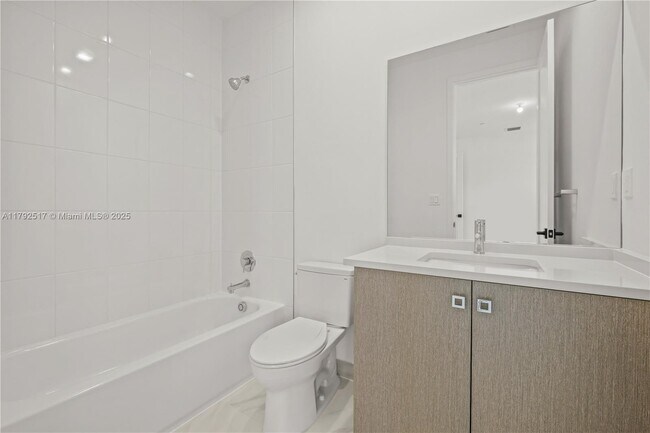 Building Photo - 12865 Wingspan Ct