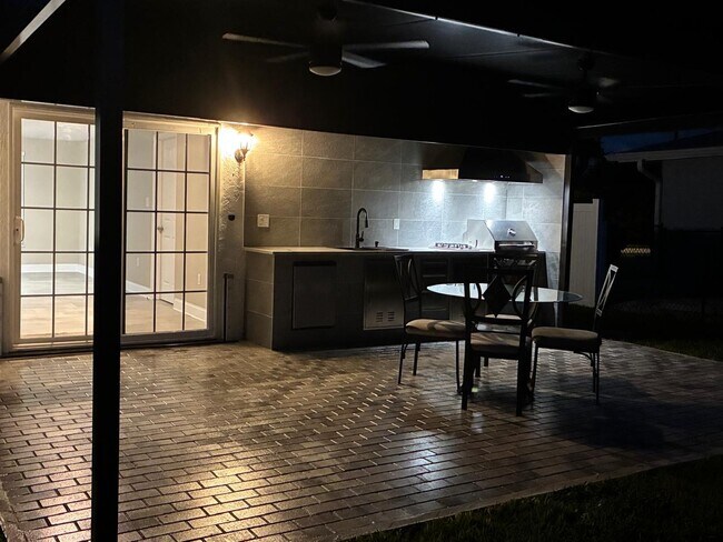 Building Photo - 5103 Condado Terrace