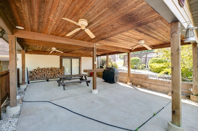 Building Photo - 2711 Sky Hill Ct