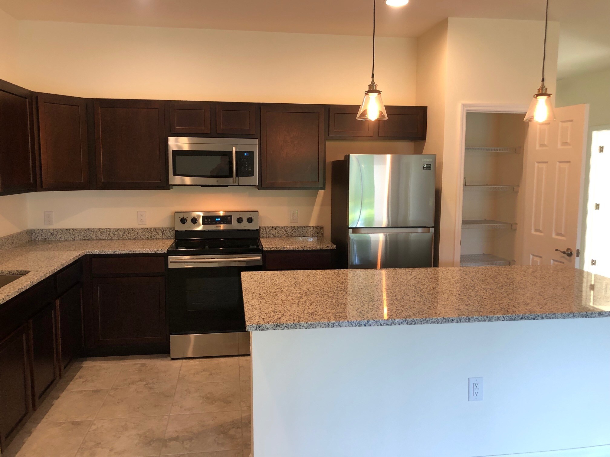 Building Photo - 24484 Zephyr Ct