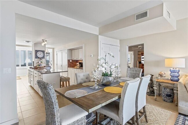 Building Photo - 4101 Ocean Dr