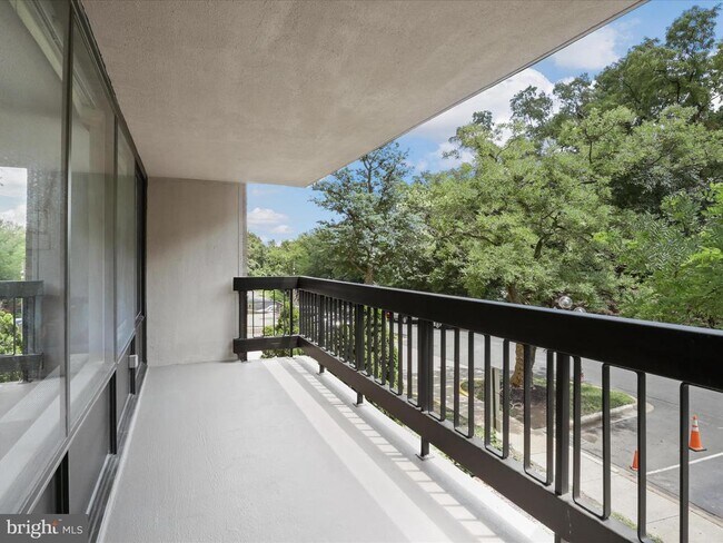 Building Photo - 3705 S George Mason Dr
