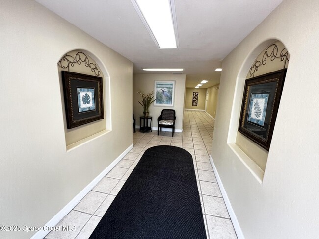 Building Photo - 820 Del Rio Way
