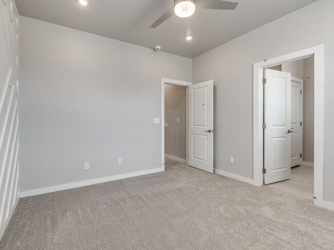 Building Photo - 2523 NW 132nd Pl