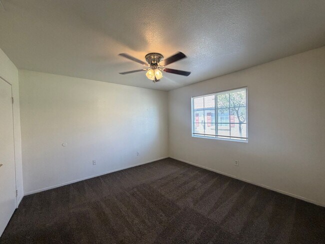 Building Photo - 4401 Pebble Creek Dr