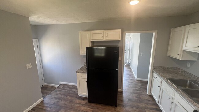Building Photo - 186 Keebler Dr
