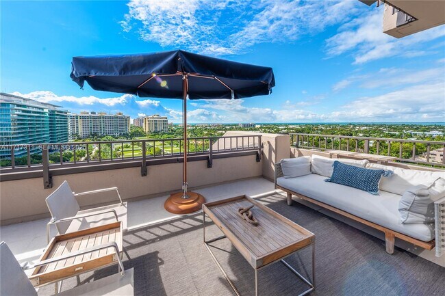 Building Photo - 201 Crandon Blvd