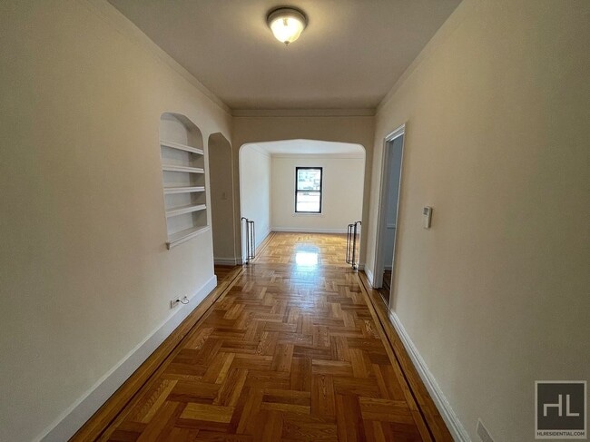 Building Photo - 4960 Broadway