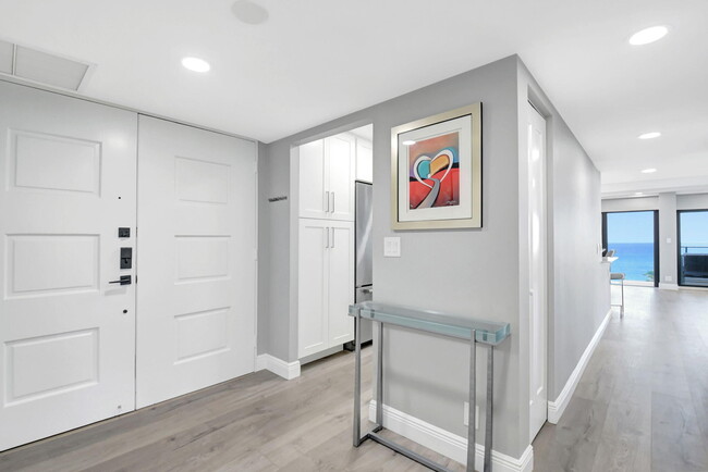 Building Photo - 2175 S Ocean Blvd