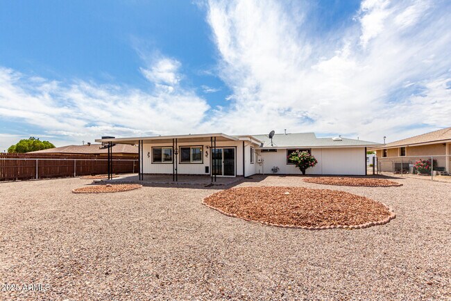 Building Photo - 9430 W Arrowhead Dr