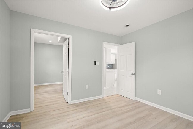 Building Photo - 2917 E Lee Ave