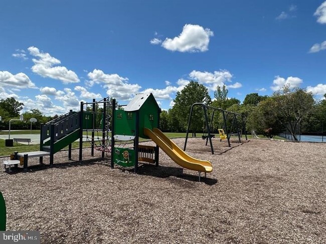 Playground - 20476 Greymont Terrace