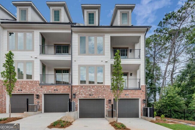 Building Photo - 513 Burton Dr