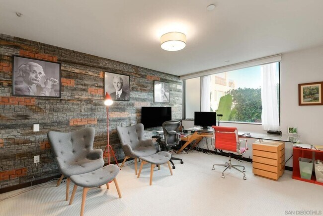 Building Photo - 435 Ravina St
