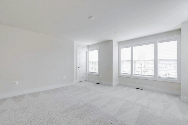 Building Photo - 4240 Broad Hill Dr