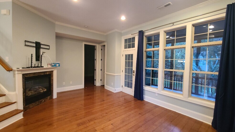 Building Photo - 333 Sunstone Dr
