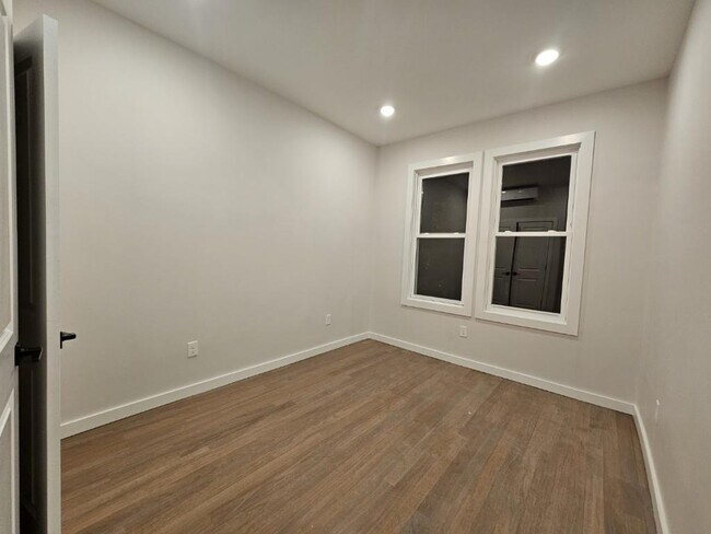 107 Magazine St 3R - 110 Magazine St