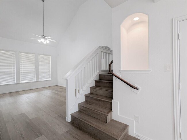 Building Photo - 24606 Forest Canopy Dr