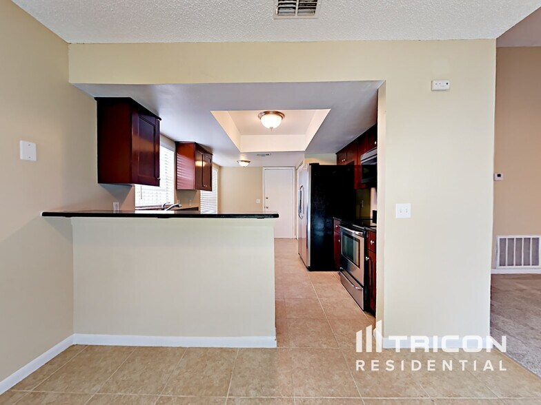 Building Photo - 4013 Forecast Dr