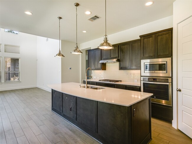 Building Photo - 301 Jeffrey David Ln W