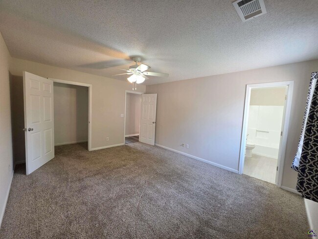 Building Photo - 501 Fieldstone Rd