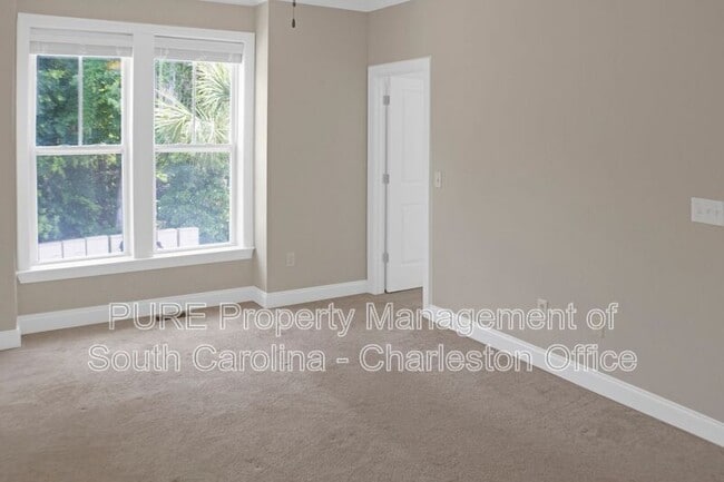 Building Photo - 1187 Dingle Rd