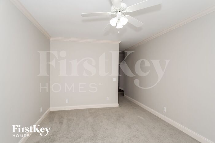 Building Photo - 15 Trellis Cir