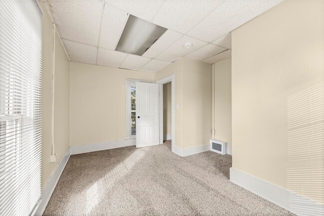 Building Photo - 1017 N Holbrook St