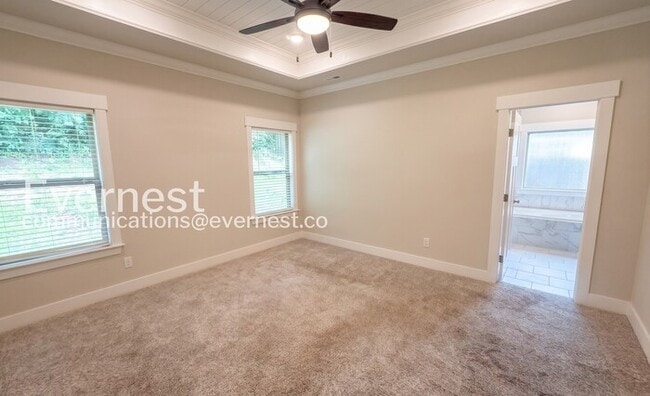 Building Photo - 3-Bed/2-Bath Home/Pet Friendly/Available Now!