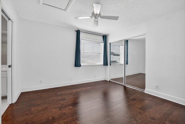 Building Photo - 6502 Brava Way