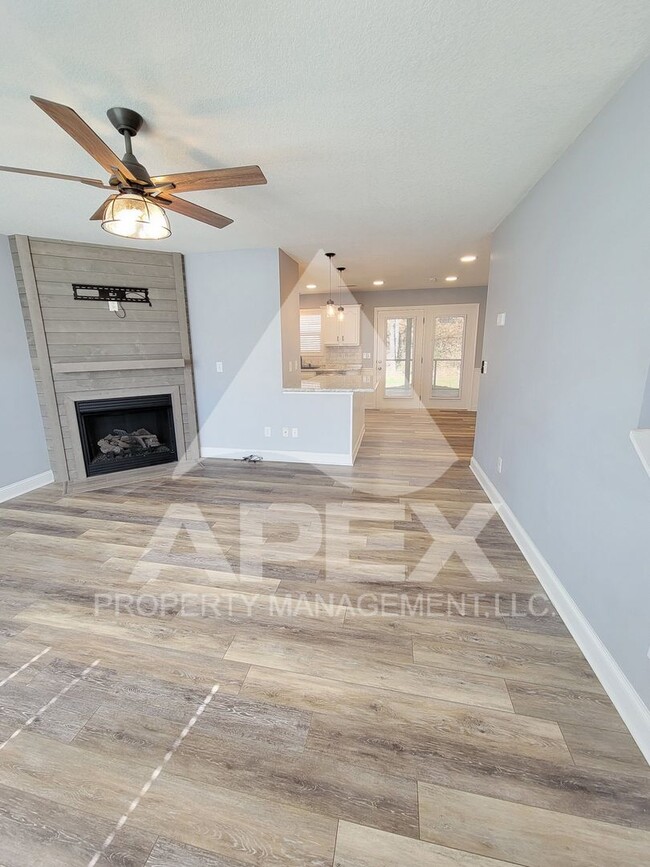 Building Photo - West Knoxville – Beautifully upgraded - 3 Bd/2.5 Single Family Home in Hampton Court Subdivision!!