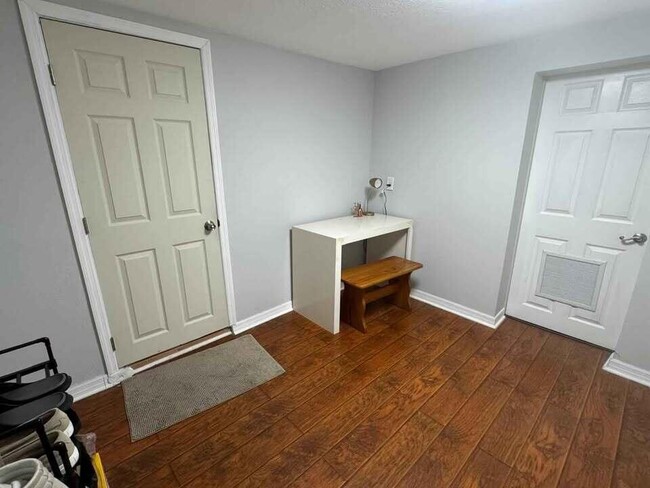 Building Photo - 703 Ulrich Rd