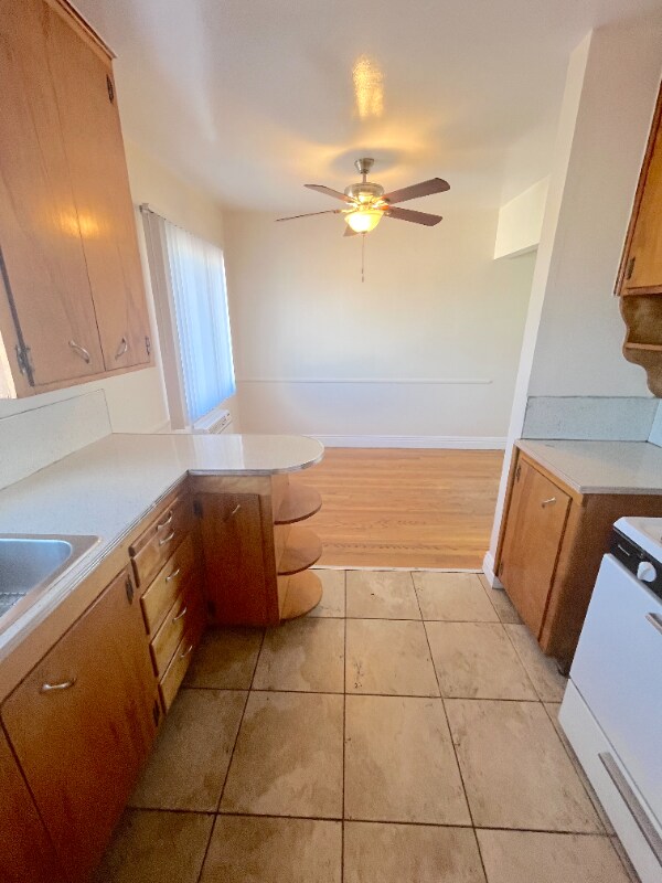 Building Photo - 513 W G St