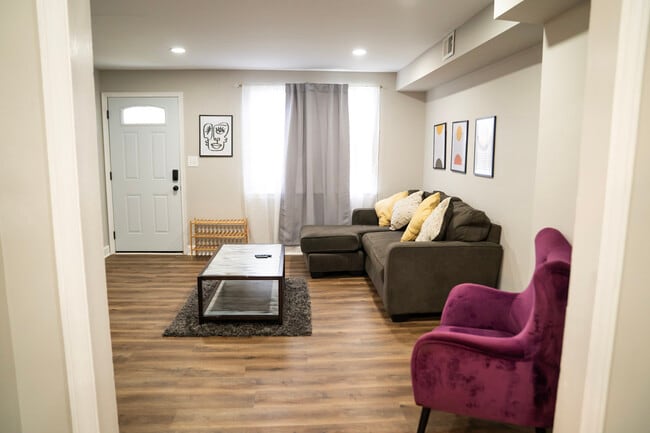 Building Photo - 8623 Willow Oak Rd