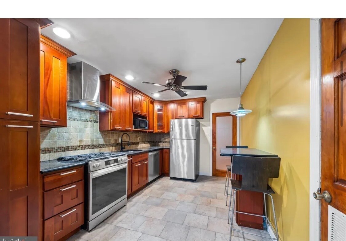 kitchen - 1114 Snyder Ave