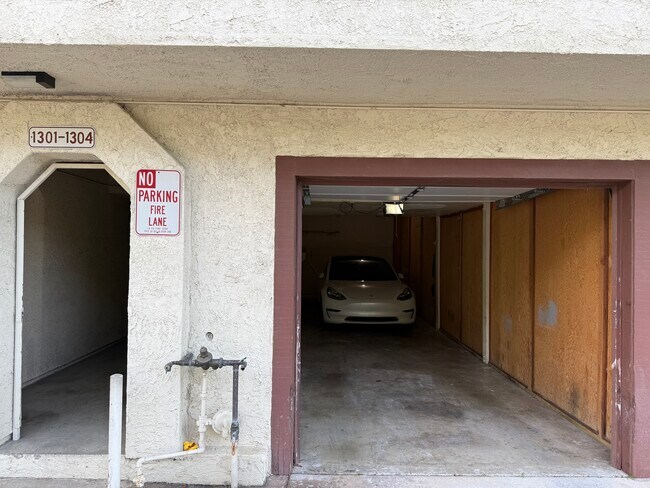 Building Photo - 28015 Sarabande Ln