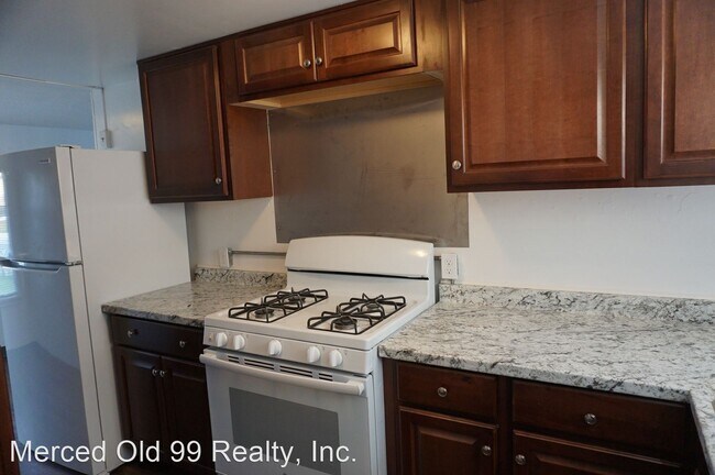 Building Photo - 2 br, 1 bath House - 2985 E Childs