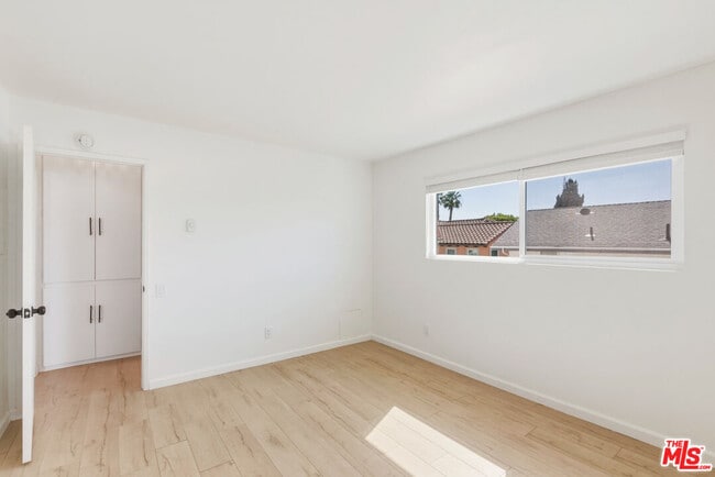 Building Photo - 2020 Graham Ave