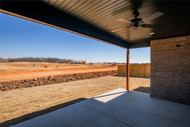 Building Photo - 4867 Farmhouse St