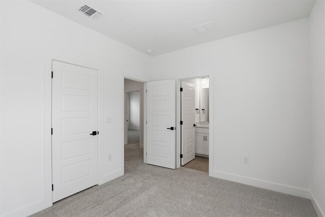 Building Photo - 881 Prominence Wy