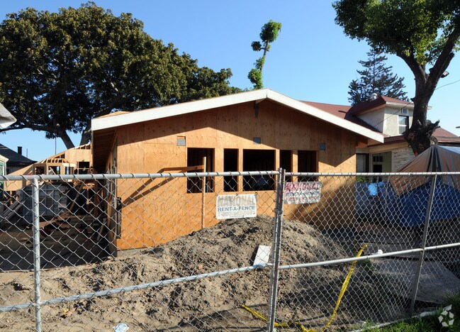 Building Photo - 157 E 36th St