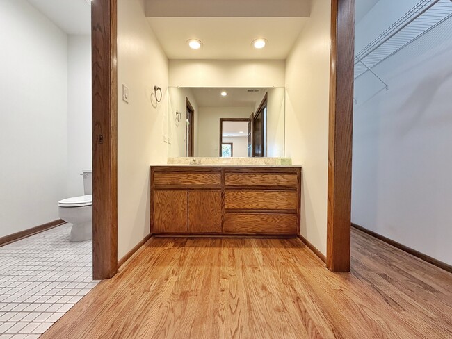 Building Photo - 6710 Wedgewood Ln