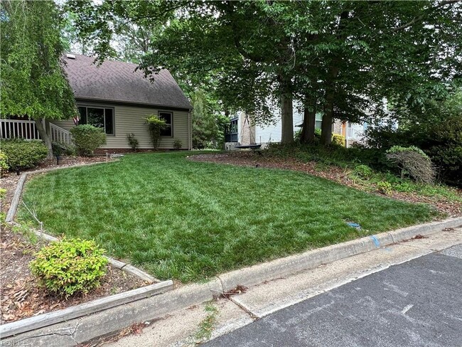Building Photo - 873 Garrow Rd